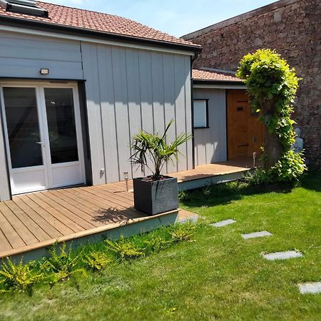 Sejour Au Jardin De Cupidon Avec Jacuzzi Et Sauna Balbigny Экстерьер фото