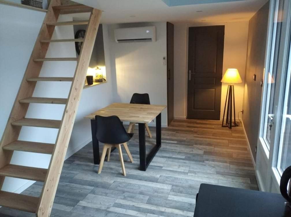 Sejour Au Jardin De Cupidon Avec Jacuzzi Et Sauna Balbigny Экстерьер фото