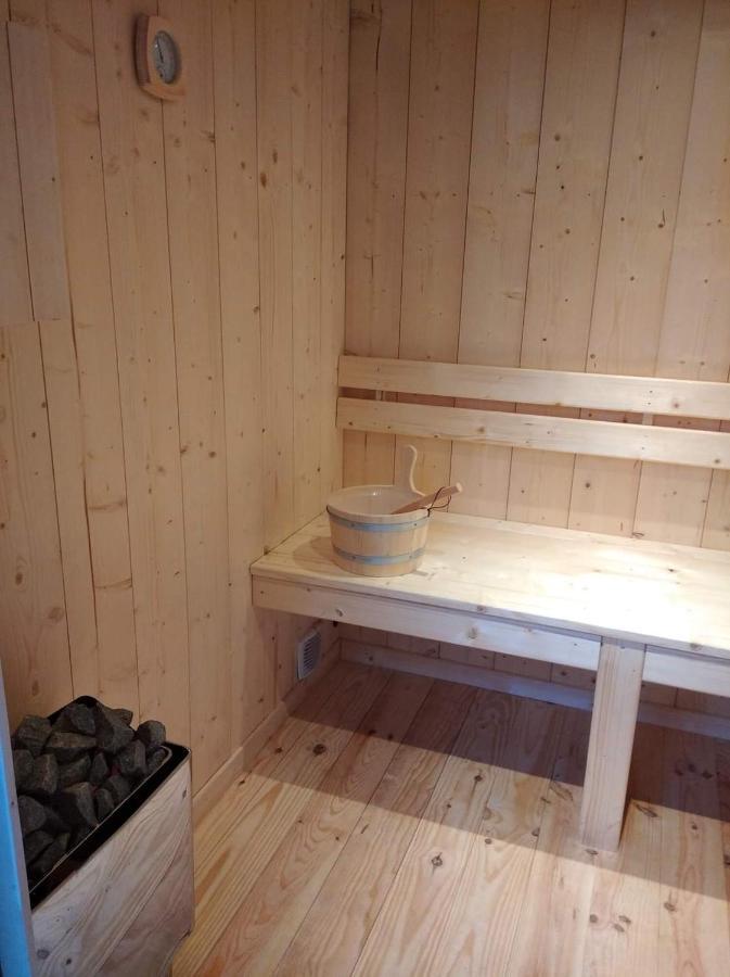 Sejour Au Jardin De Cupidon Avec Jacuzzi Et Sauna Balbigny Экстерьер фото