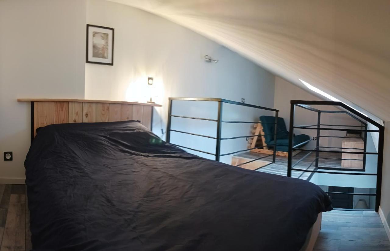 Sejour Au Jardin De Cupidon Avec Jacuzzi Et Sauna Balbigny Экстерьер фото